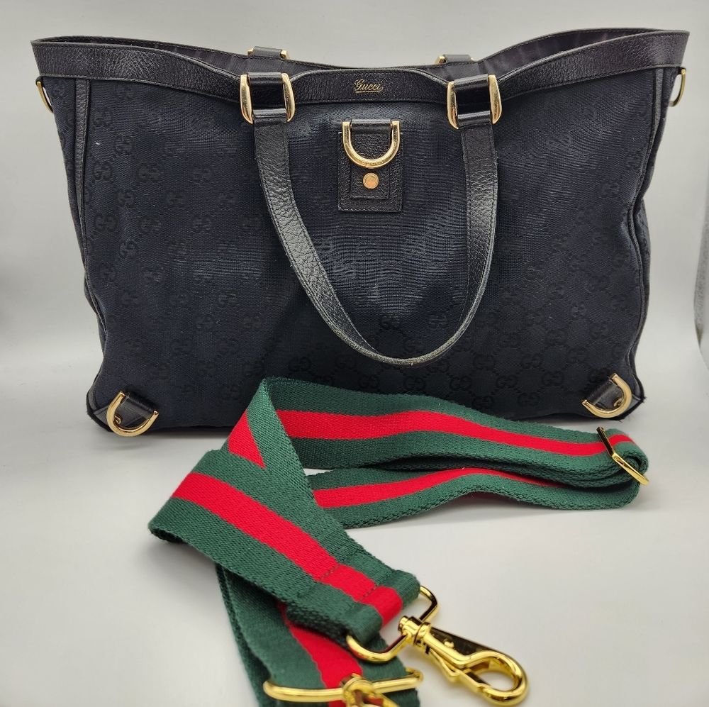 Gucci Signature Medium Tote in Black